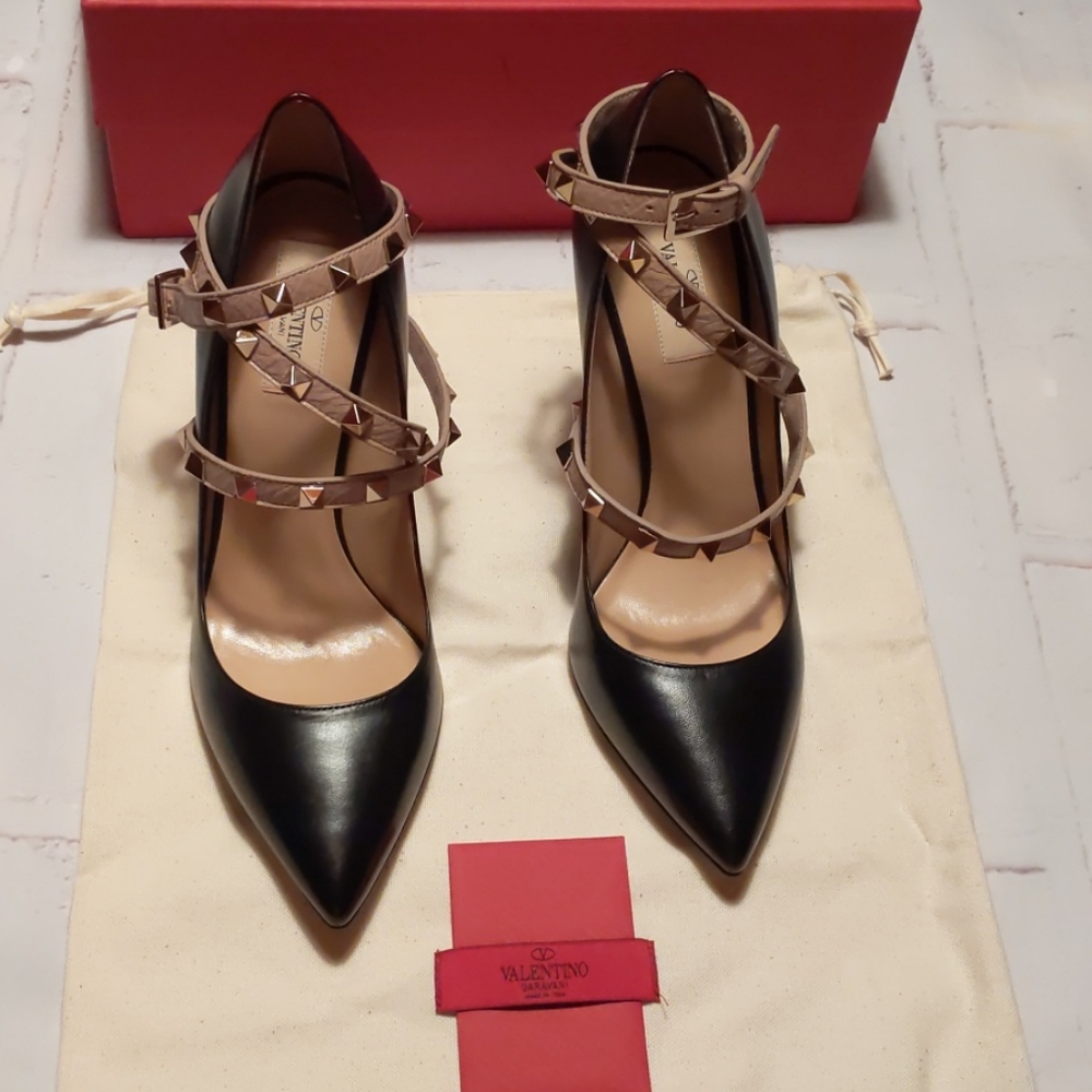 ๐ VALENTINO GARAVANI Rockstud Studwrap Pumps - Picture 6 of 13